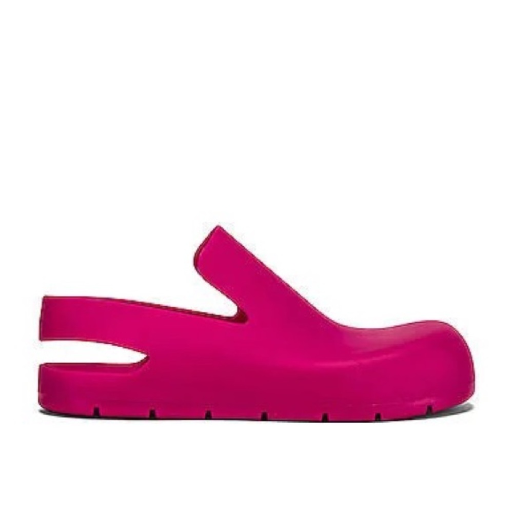 WOMENS BOTTEGA PUDDLE MULE HOT PINK Color -Rubber slingback Size 41/US11)